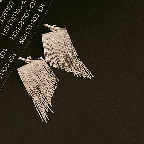 Edgy Snake Chain Tassel Earrings – 18K Heavy Metal Statement Earrings